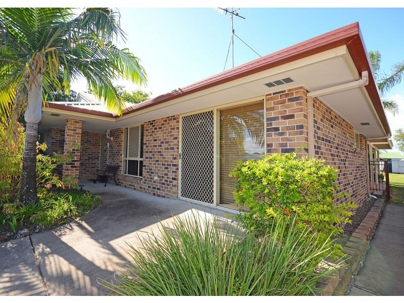 32 Ladbroke Crescent, Urangan QLD 4655