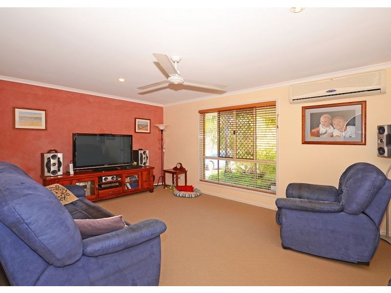 32 Ladbroke Crescent, Urangan QLD 4655