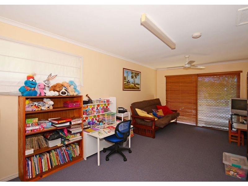 32 Ladbroke Crescent, Urangan QLD 4655