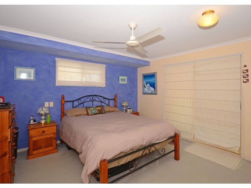 32 Ladbroke Crescent, Urangan QLD 4655