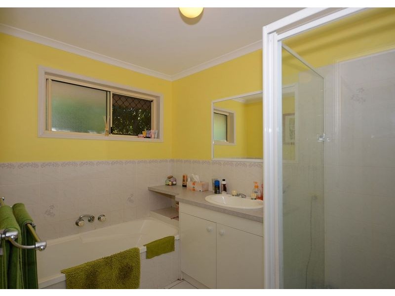 32 Ladbroke Crescent, Urangan QLD 4655