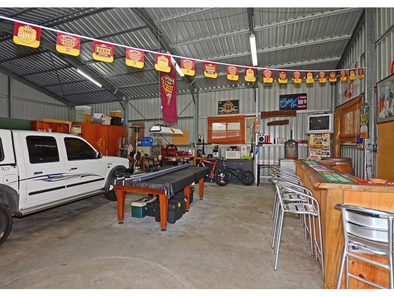 32 Ladbroke Crescent, Urangan QLD 4655