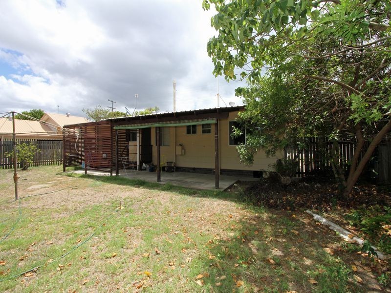 22 William Street, Urangan QLD 4655