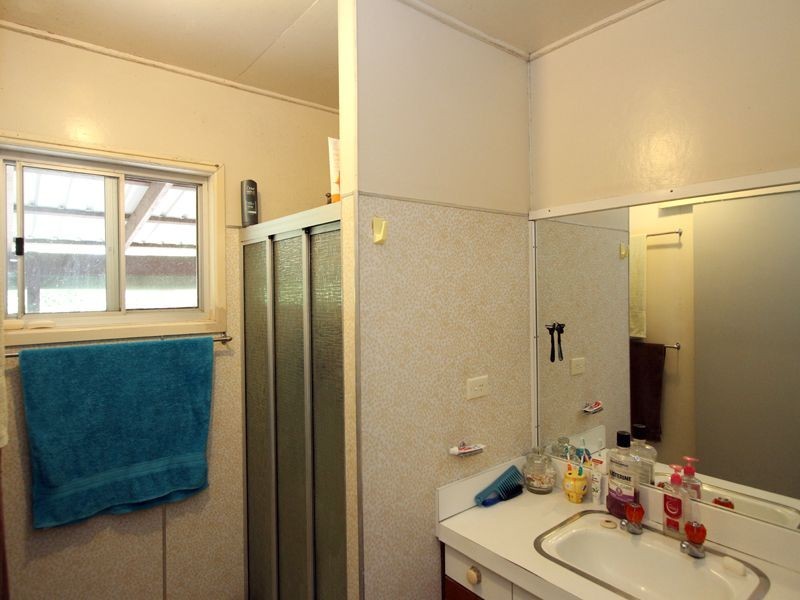 22 William Street, Urangan QLD 4655