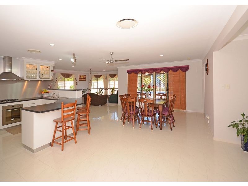 5 Cockatiel Court, Dundowran Beach QLD 4655