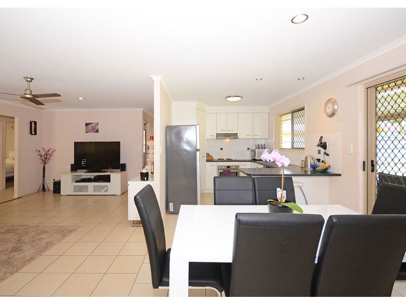 40 Emerald Park Way, Urangan QLD 4655