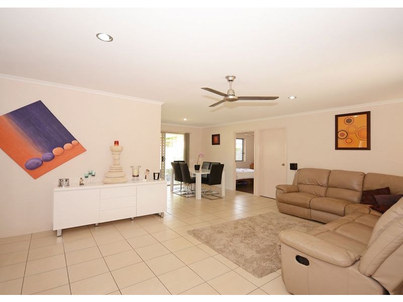 40 Emerald Park Way, Urangan QLD 4655