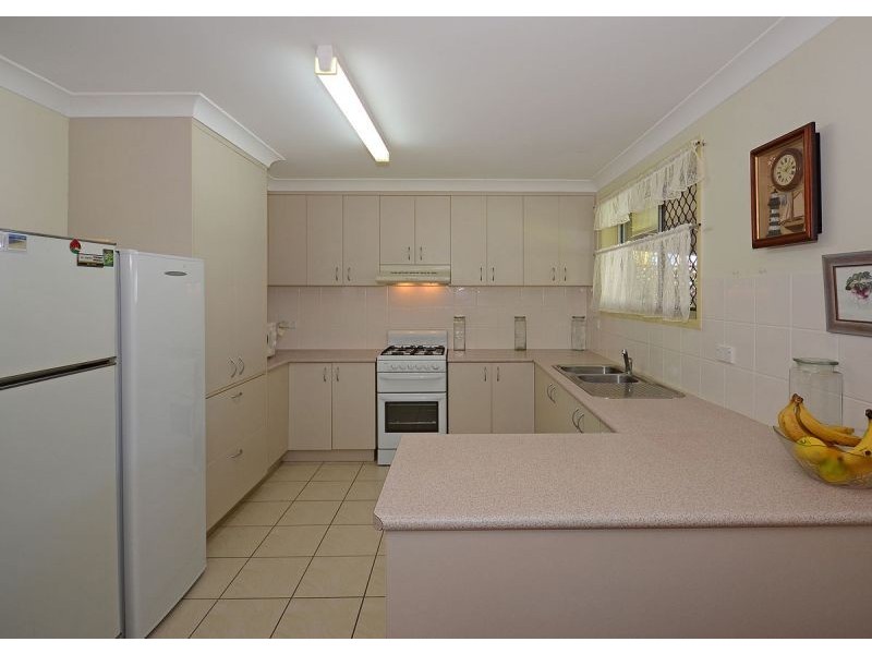 12 Stewart Street, Urangan QLD 4655