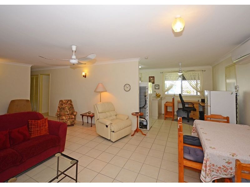 12 Stewart Street, Urangan QLD 4655