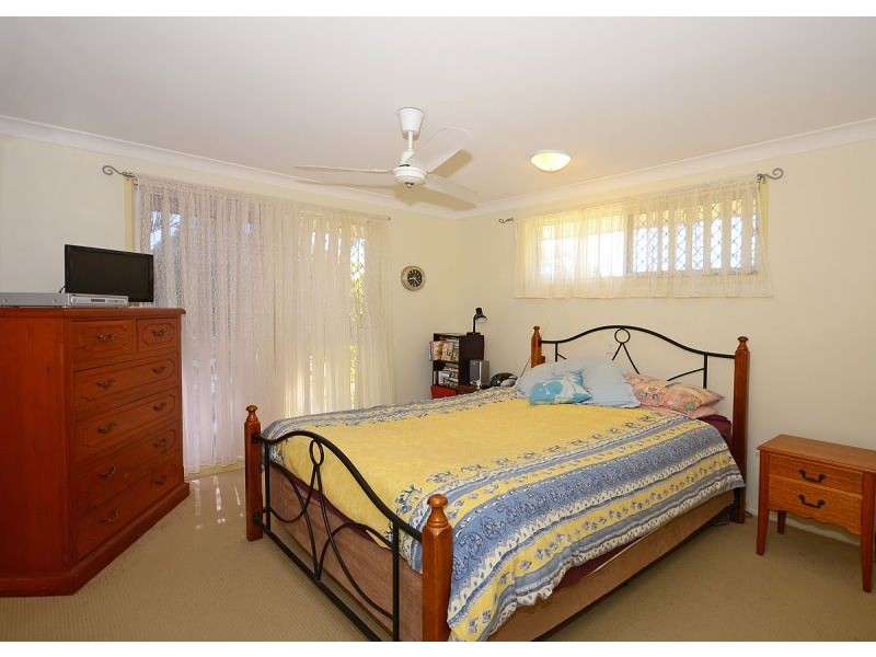 12 Stewart Street, Urangan QLD 4655