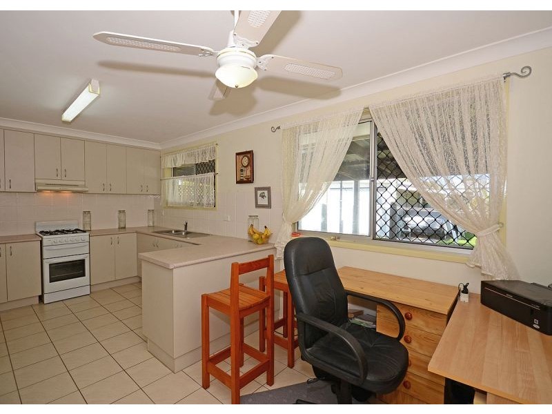 12 Stewart Street, Urangan QLD 4655