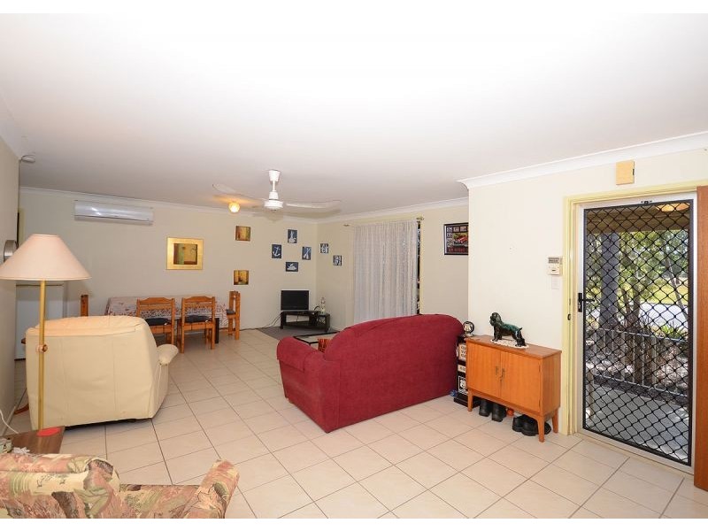 12 Stewart Street, Urangan QLD 4655