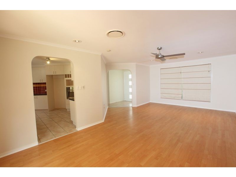 4 Swissalp Drive, Urraween QLD 4655