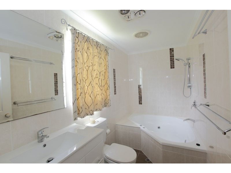 4 Swissalp Drive, Urraween QLD 4655