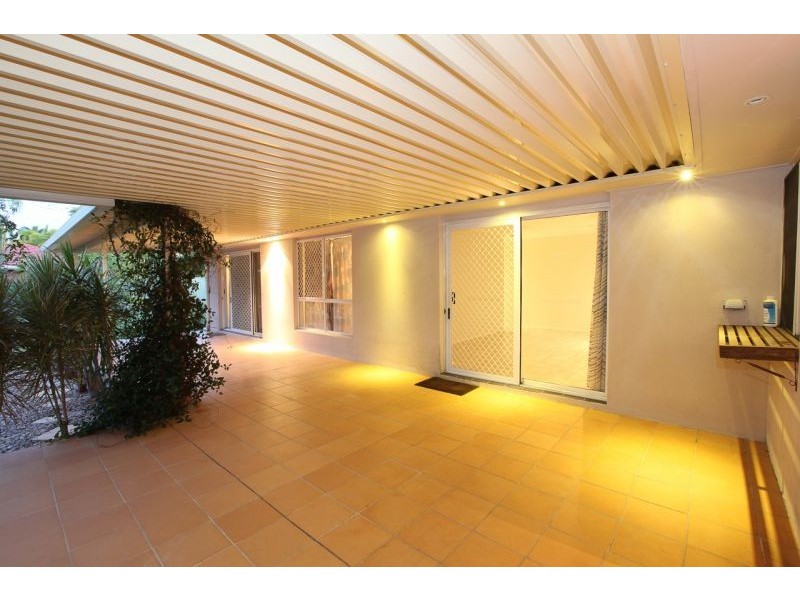 4 Swissalp Drive, Urraween QLD 4655