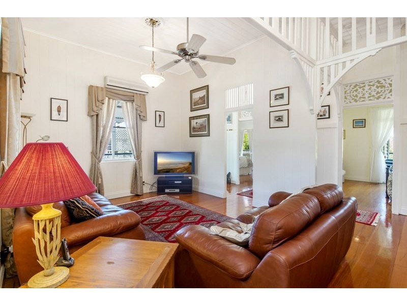 39 Miller Street, Urangan QLD 4655