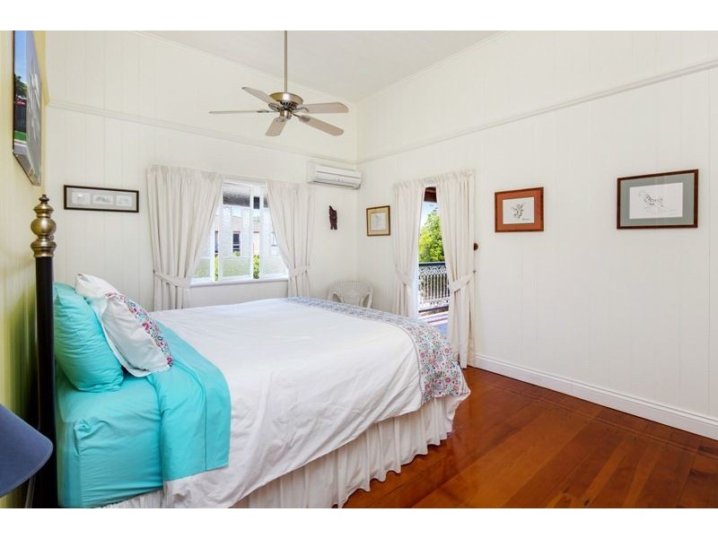 39 Miller Street, Urangan QLD 4655