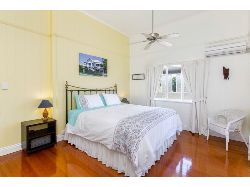 39 Miller Street, Urangan QLD 4655