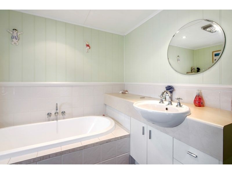 39 Miller Street, Urangan QLD 4655