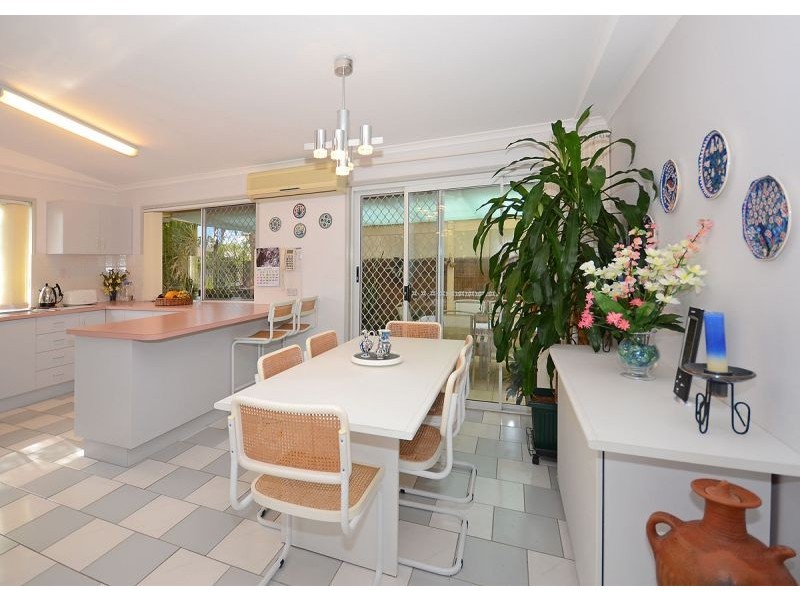 9 Meledie Avenue, Kawungan QLD 4655