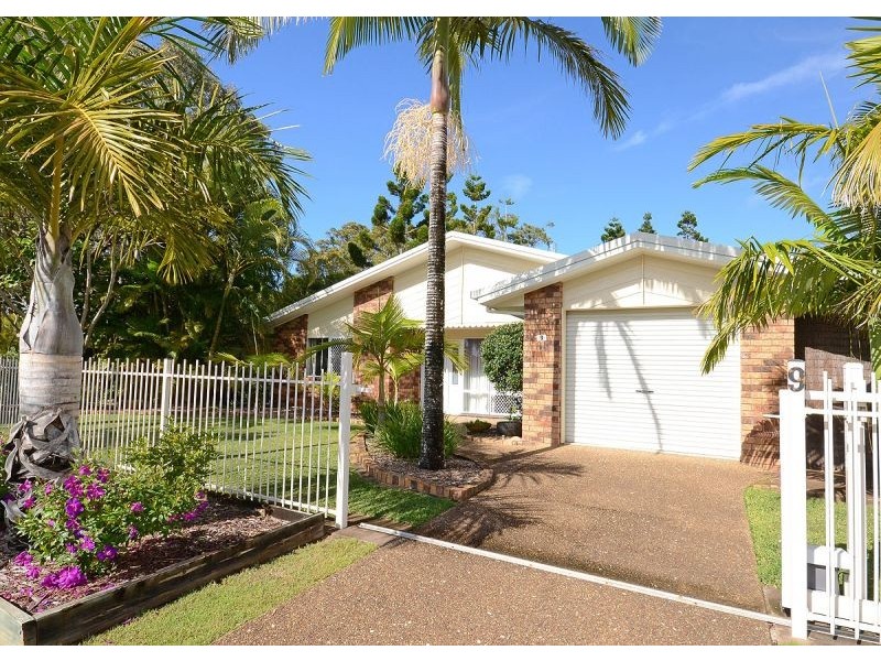 9 Meledie Avenue, Kawungan QLD 4655