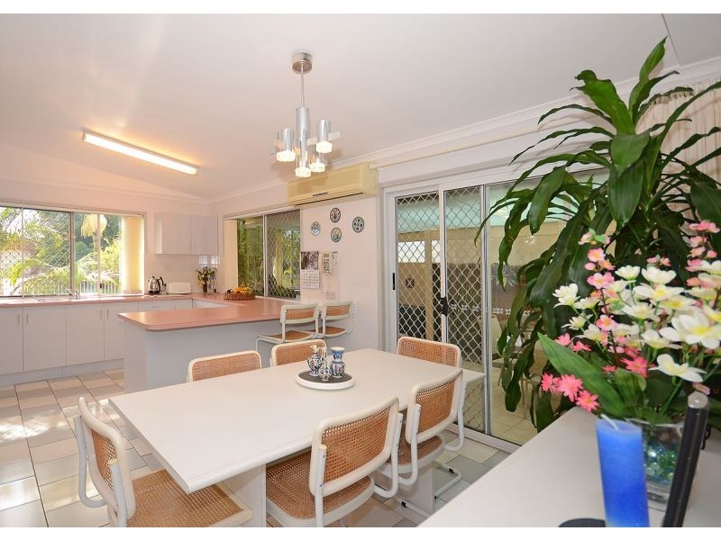 9 Meledie Avenue, Kawungan QLD 4655