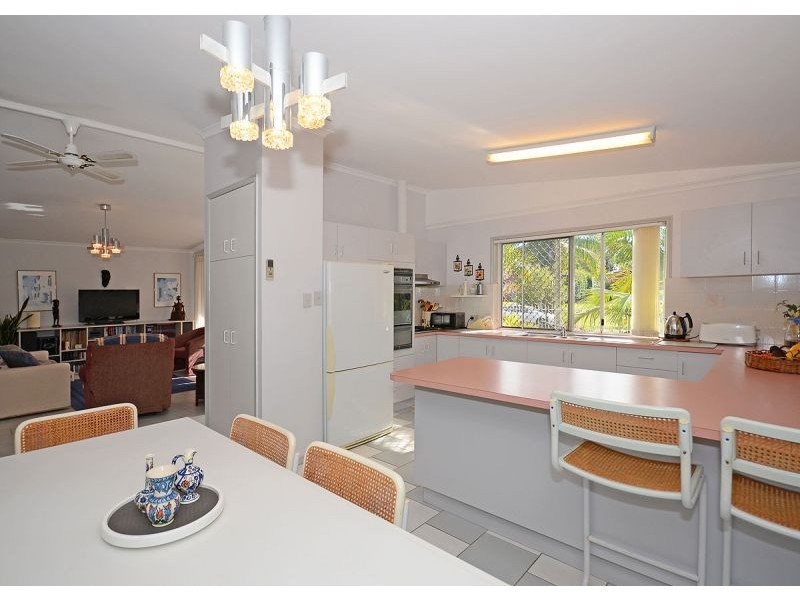 9 Meledie Avenue, Kawungan QLD 4655