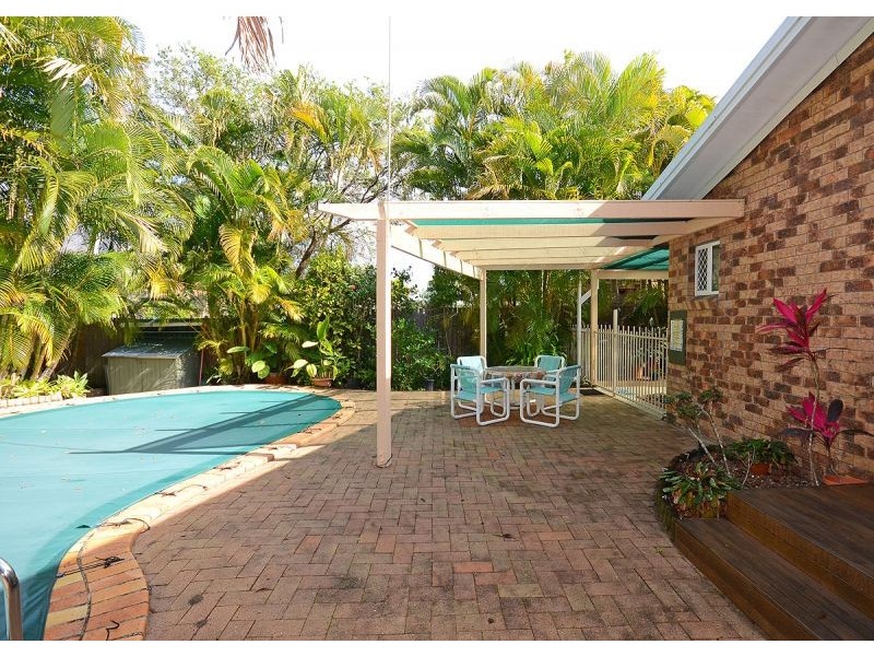 9 Meledie Avenue, Kawungan QLD 4655