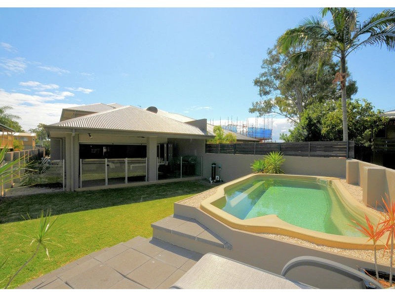 2/13 Cypress Street, Torquay QLD 4655