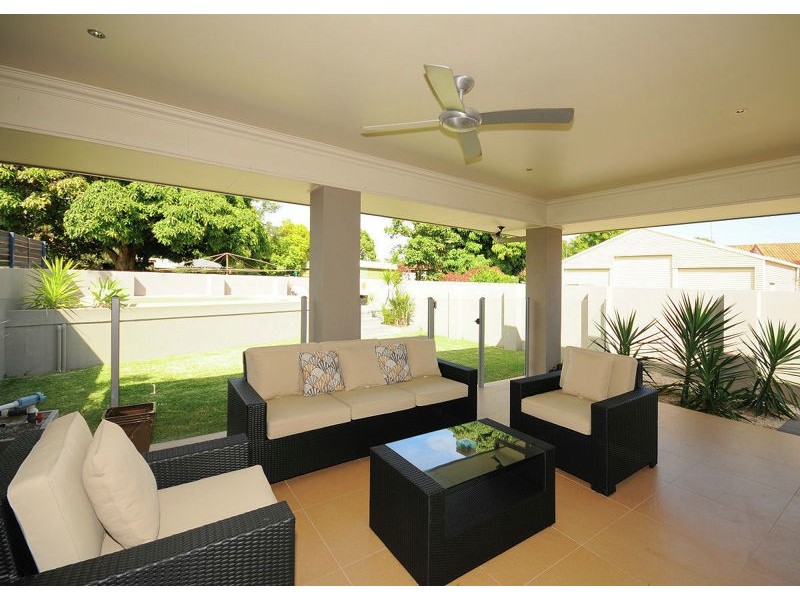 2/13 Cypress Street, Torquay QLD 4655