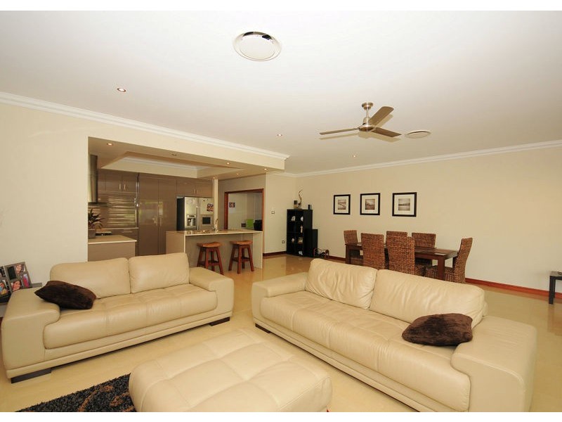 2/13 Cypress Street, Torquay QLD 4655