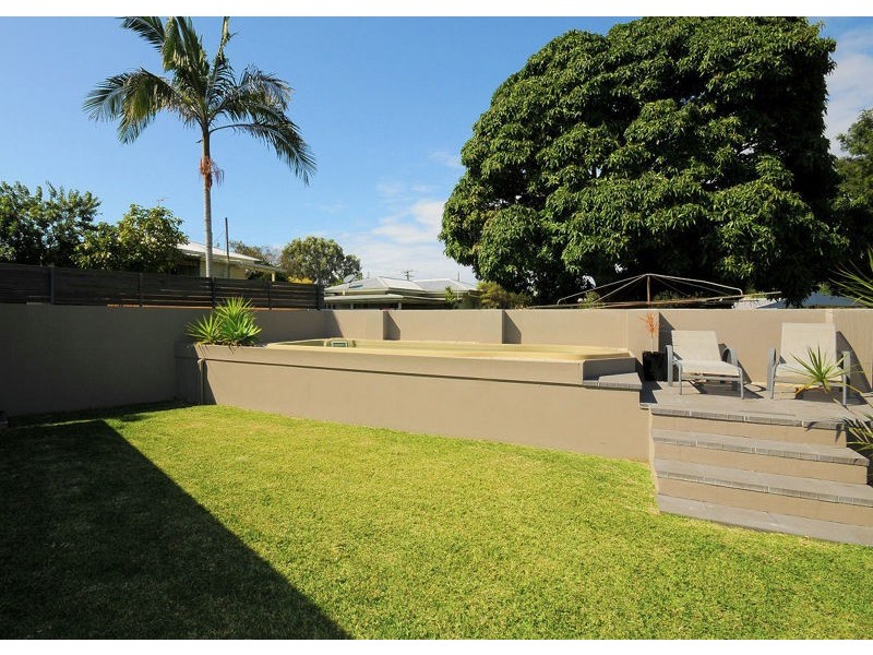 2/13 Cypress Street, Torquay QLD 4655