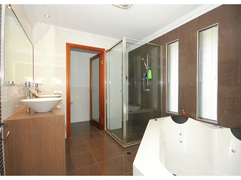 2/13 Cypress Street, Torquay QLD 4655