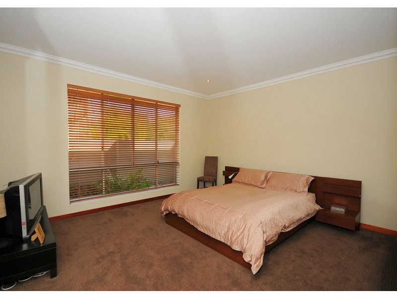 2/13 Cypress Street, Torquay QLD 4655