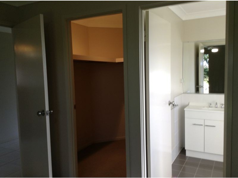 7 Peat, Nikenbah QLD 4655