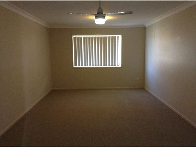 7 Peat, Nikenbah QLD 4655