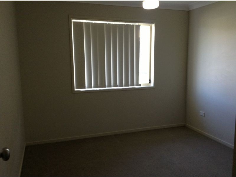 7 Peat, Nikenbah QLD 4655