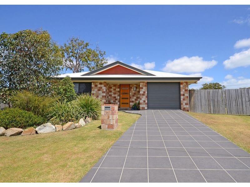 17 Whipbird Court, Urangan QLD 4655