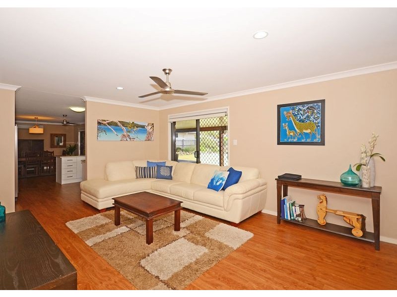 17 Whipbird Court, Urangan QLD 4655