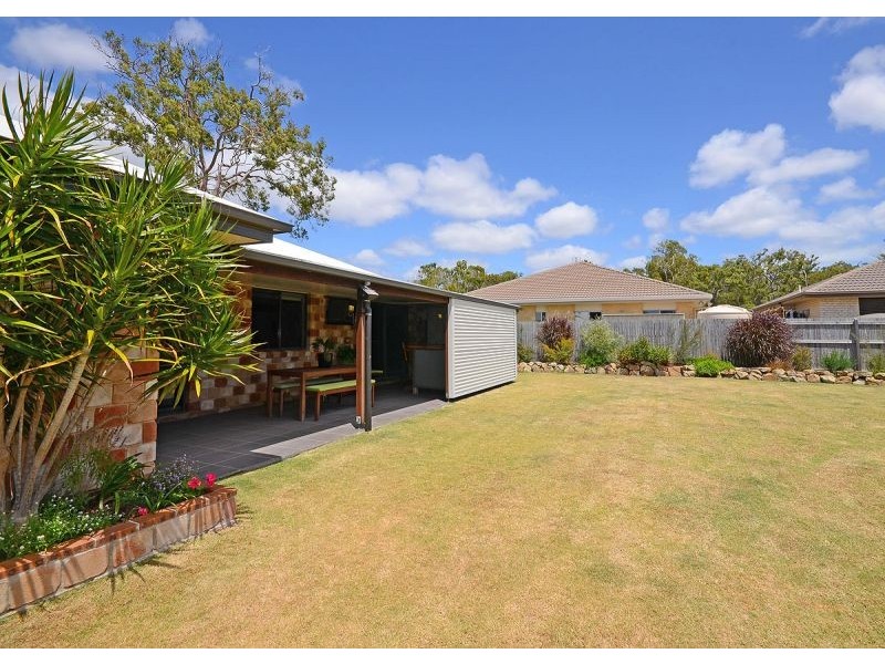 17 Whipbird Court, Urangan QLD 4655