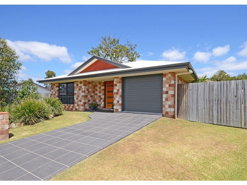 17 Whipbird Court, Urangan QLD 4655