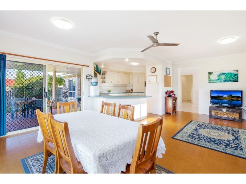 146 Truro Street, Urangan QLD 4655