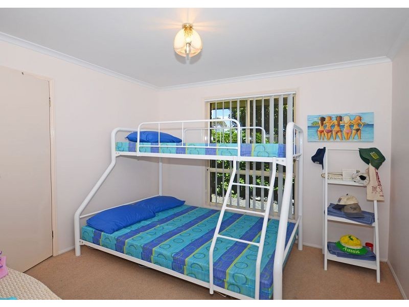 11 Hood Street, Urangan QLD 4655