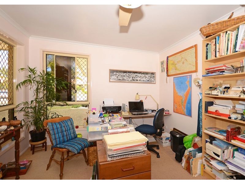 11 Hood Street, Urangan QLD 4655