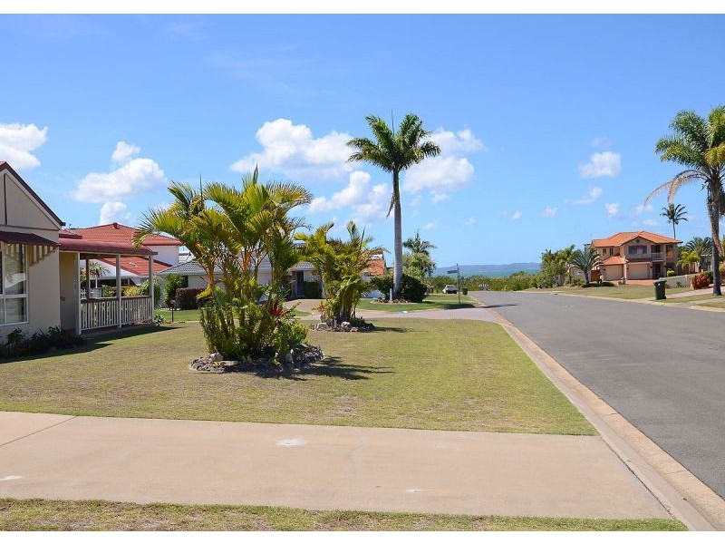 11 Hood Street, Urangan QLD 4655