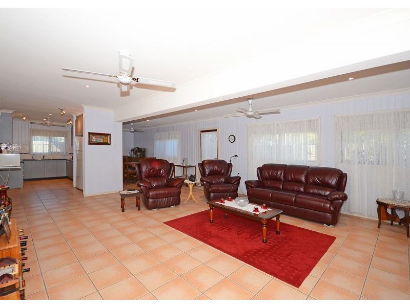 32 Brighton Street, Point Vernon QLD 4655