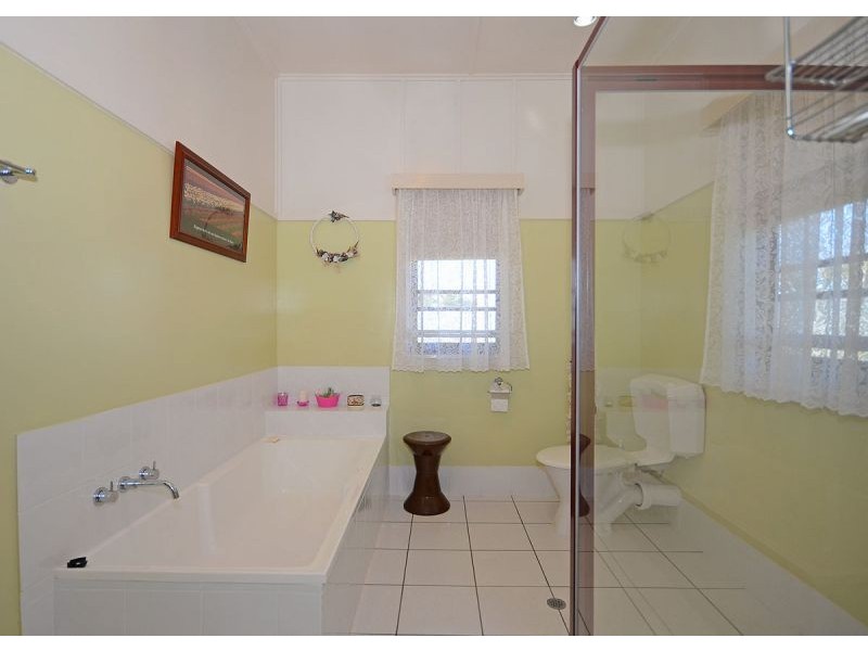 32 Brighton Street, Point Vernon QLD 4655