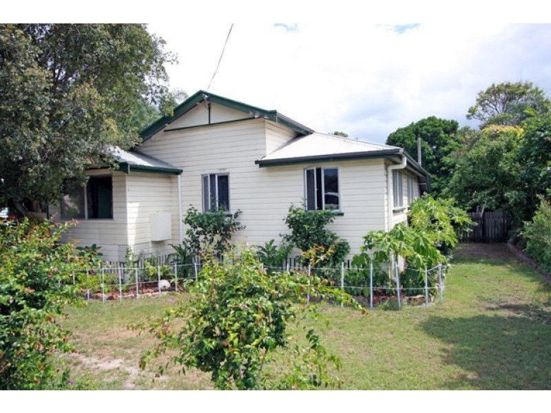 27 King Street, Urangan QLD 4655