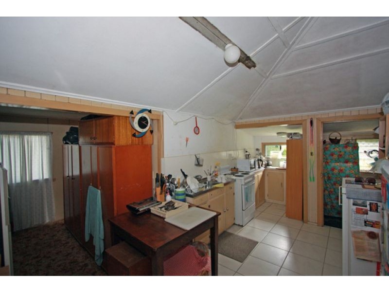 27 King Street, Urangan QLD 4655