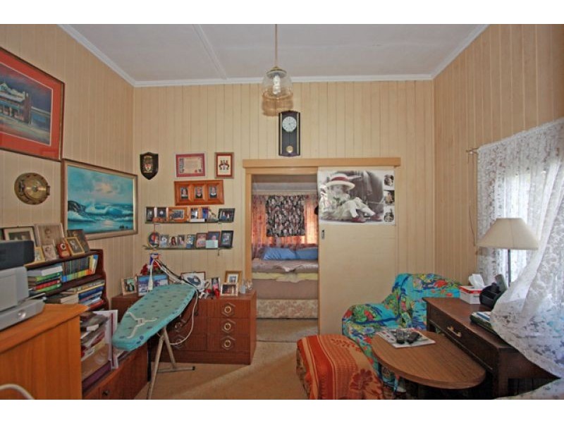 27 King Street, Urangan QLD 4655